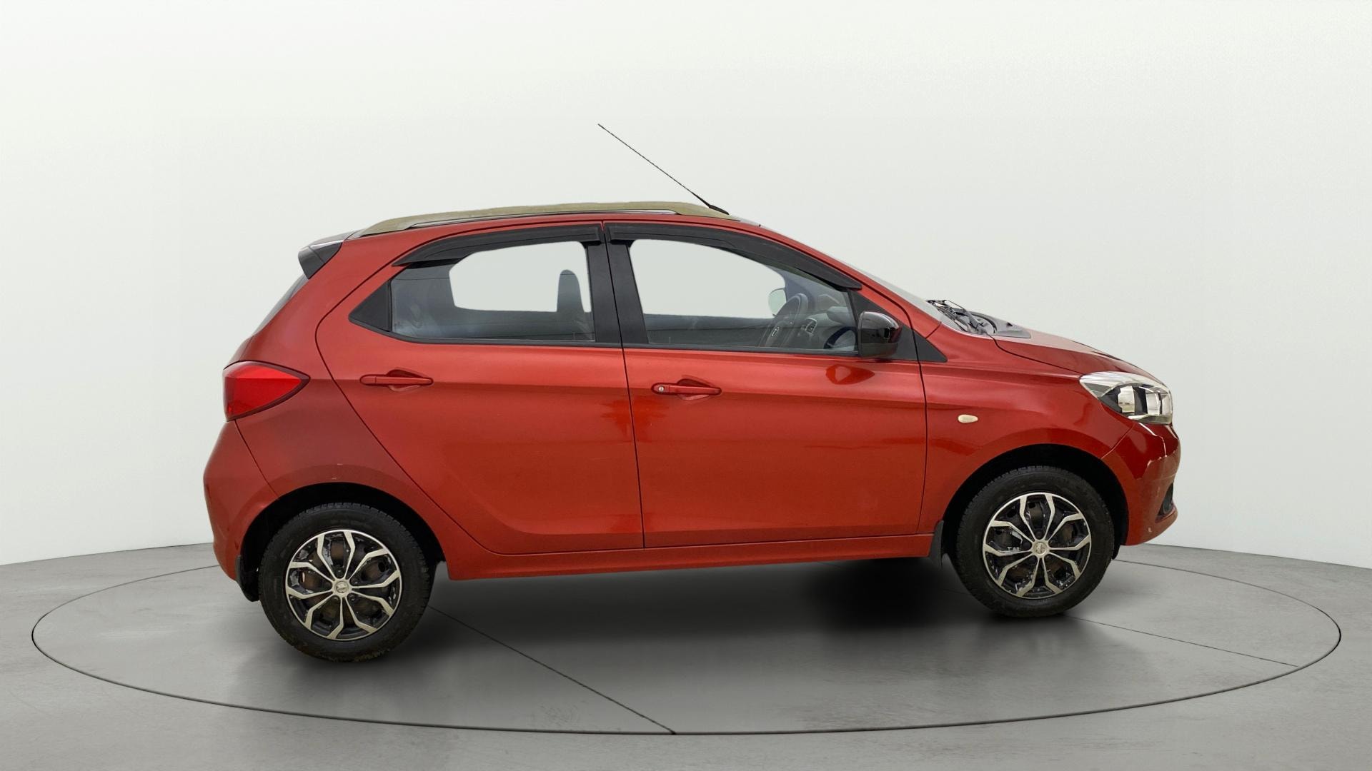 View 2017 Tata Tiago Revotron Wizz Limited Edition Image 8 Used 2017 Tata Tiago Revotron Wizz Limited Edition Image 8