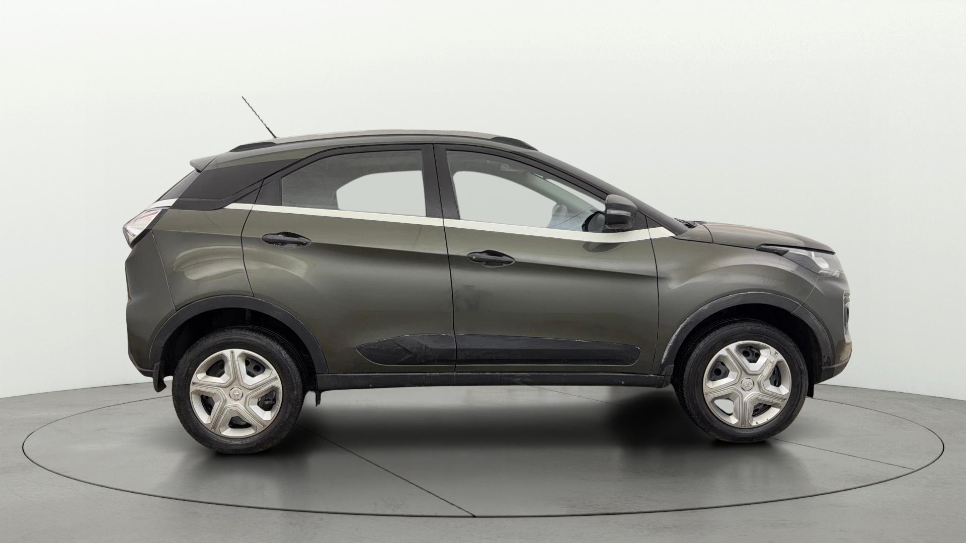 View 2021 Tata Nexon Revotron XE Image 8 Used 2021 Tata Nexon Revotron XE Image 8