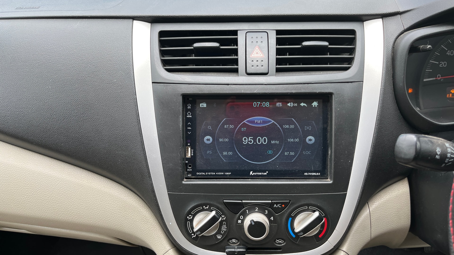 View 2017 Maruti Suzuki 1000 Base Variant Image 17 Used 2017 Maruti Suzuki 1000 Base Variant Image 17