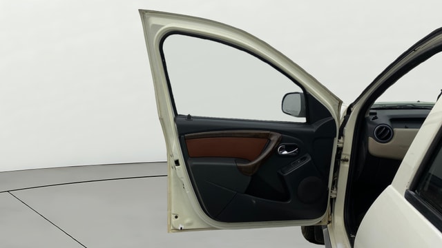 View Renault Duster Image 37 Used Renault Duster Image 37