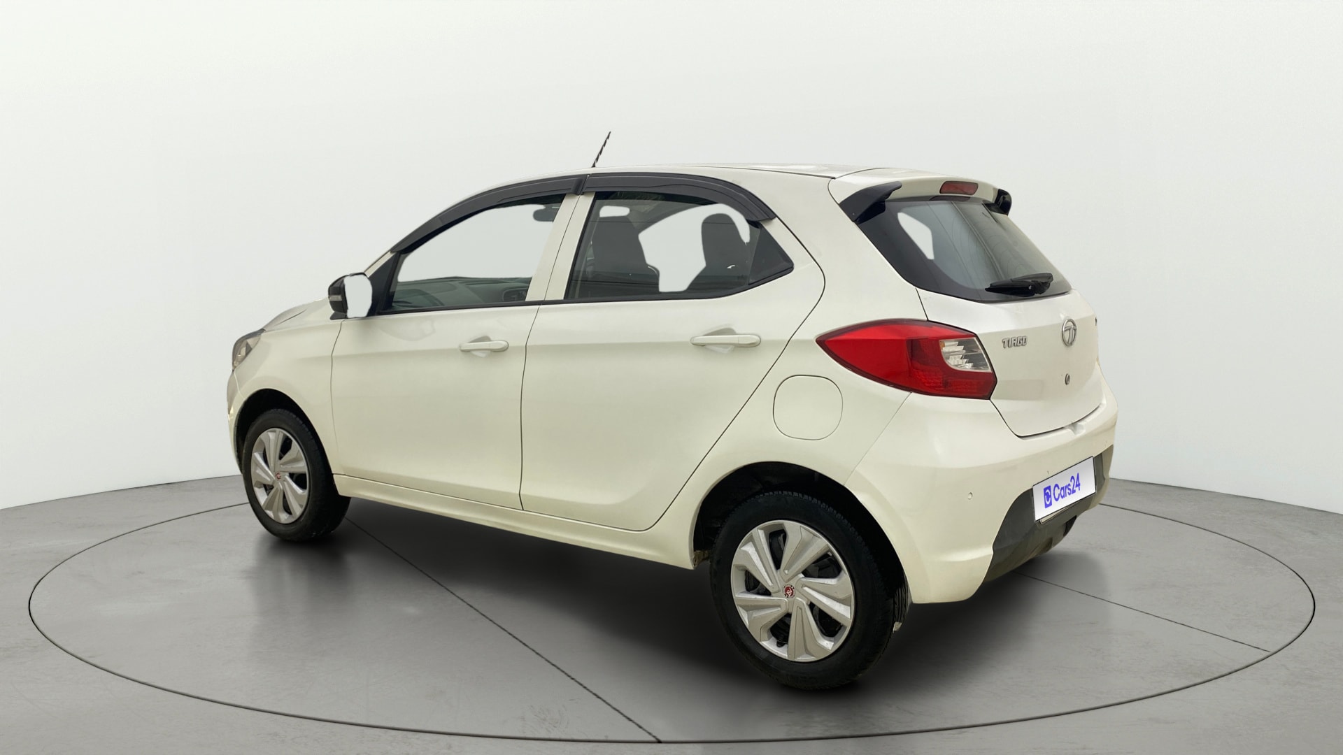 View 2019 Tata Tiago Revotorq XB Image 2 Used 2019 Tata Tiago Revotorq XB Image 2