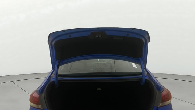 View Hyundai Elantra Image 17 Used Hyundai Elantra Image 17