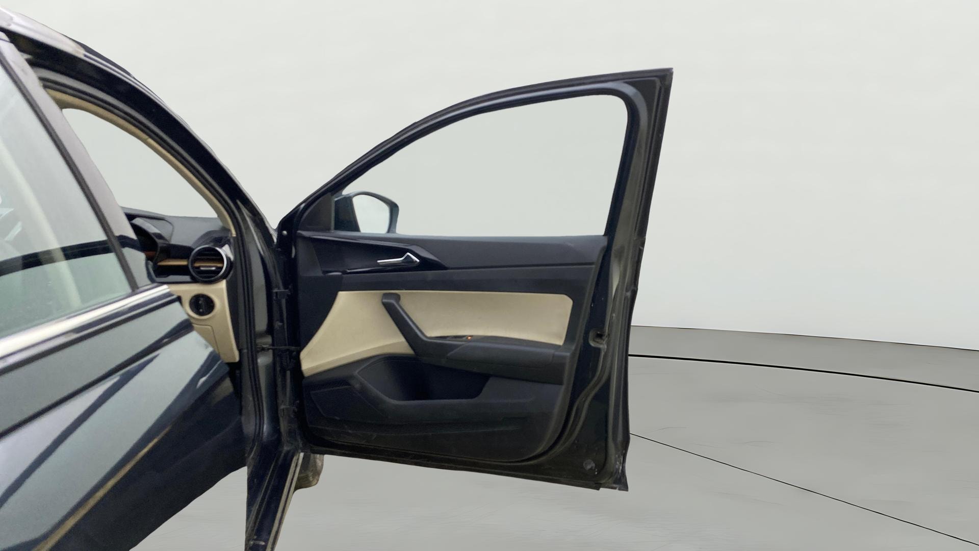 View 2023 Skoda Slavia Style 1.0 TSI AT Image 47 Used 2023 Skoda Slavia Style 1.0 TSI AT Image 47