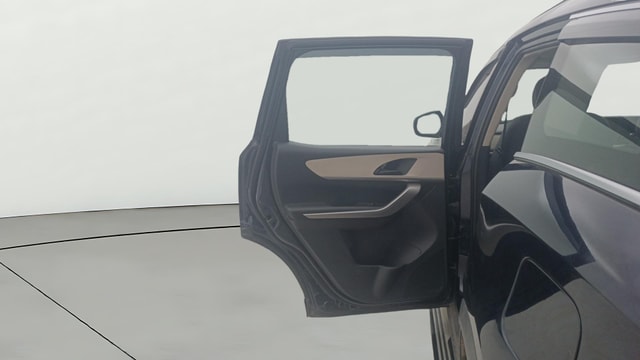 View Mahindra XUV700 Image 22 Used Mahindra XUV700 Image 22