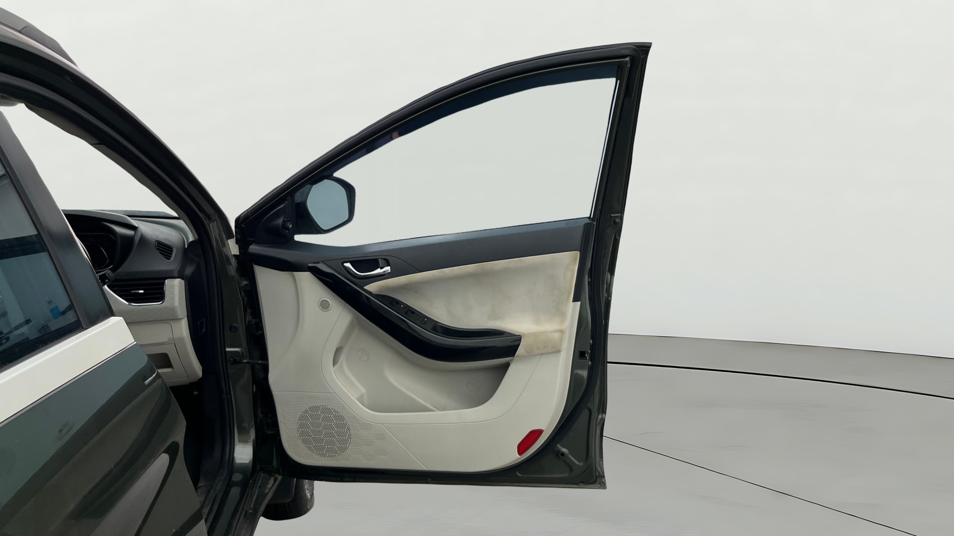 View 2021 Tata Nexon Revotron XE Image 47 Used 2021 Tata Nexon Revotron XE Image 47