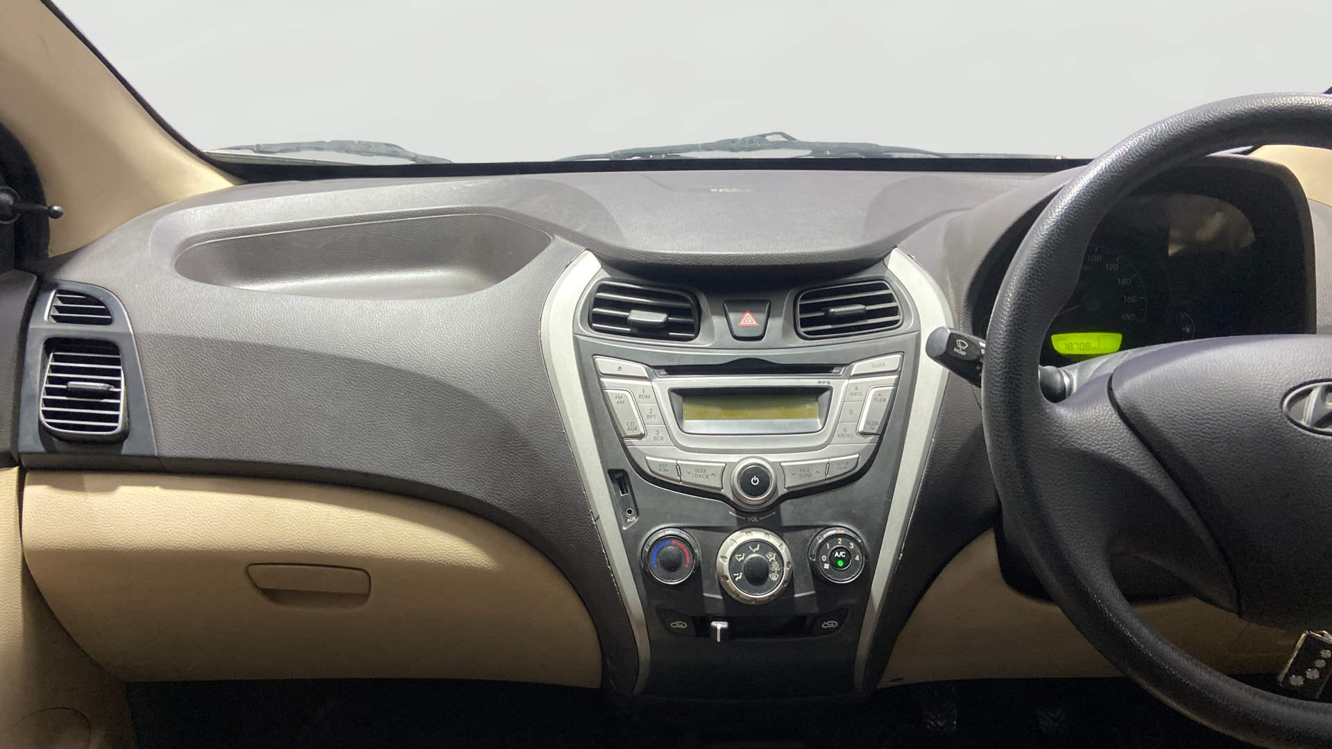 View 2016 Hyundai EON Era Plus Image 17 Used 2016 Hyundai EON Era Plus Image 17