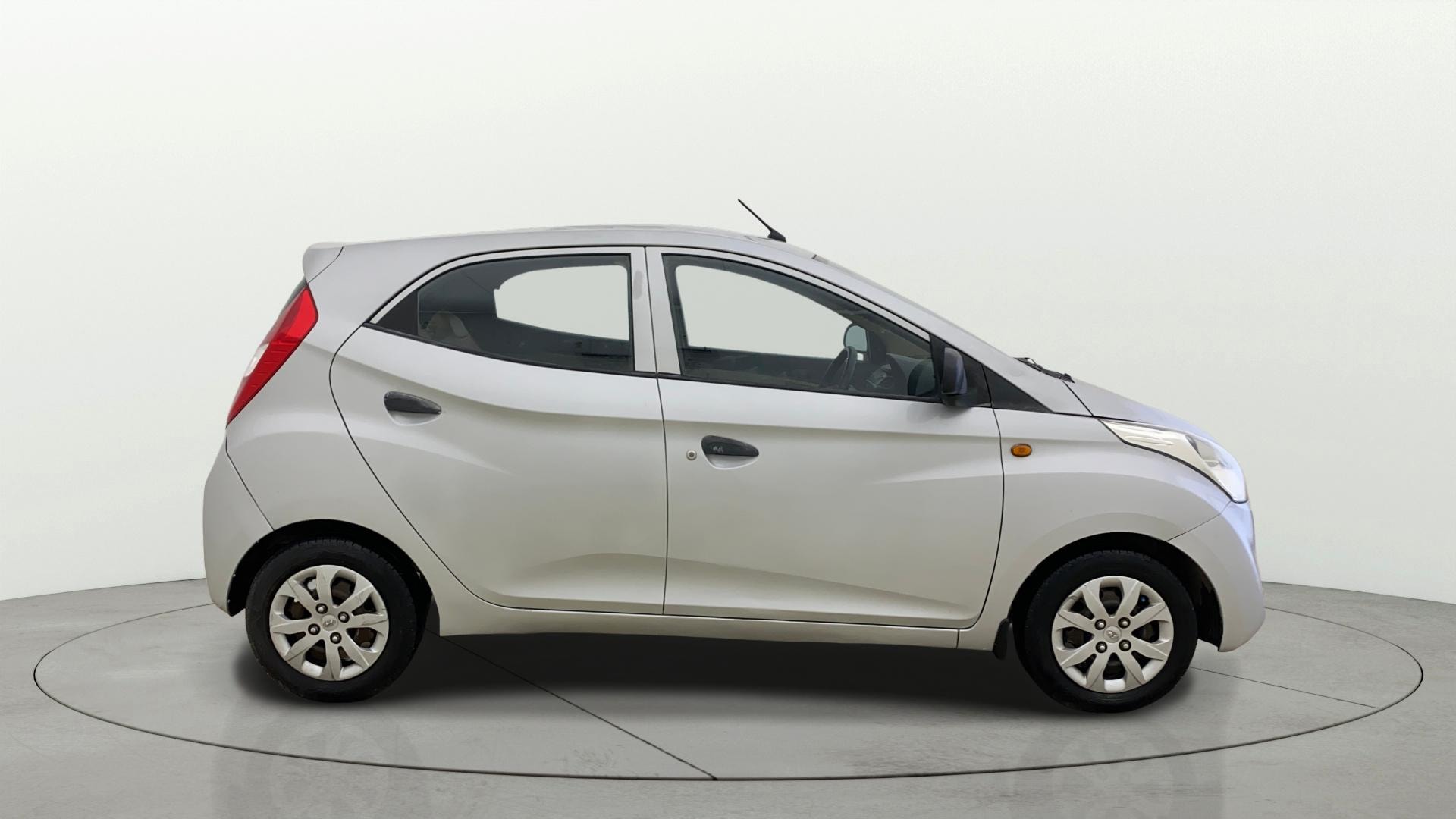 View 2015 Hyundai EON Magna Plus Image 25 Used 2015 Hyundai EON Magna Plus Image 25