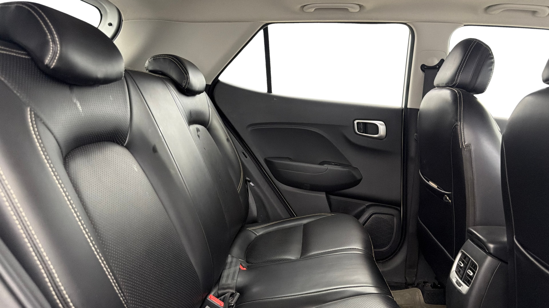 View 2020 Hyundai Venue SX Plus 1.0 Petrol AT Image 36 Used 2020 Hyundai Venue SX Plus 1.0 Petrol AT Image 36