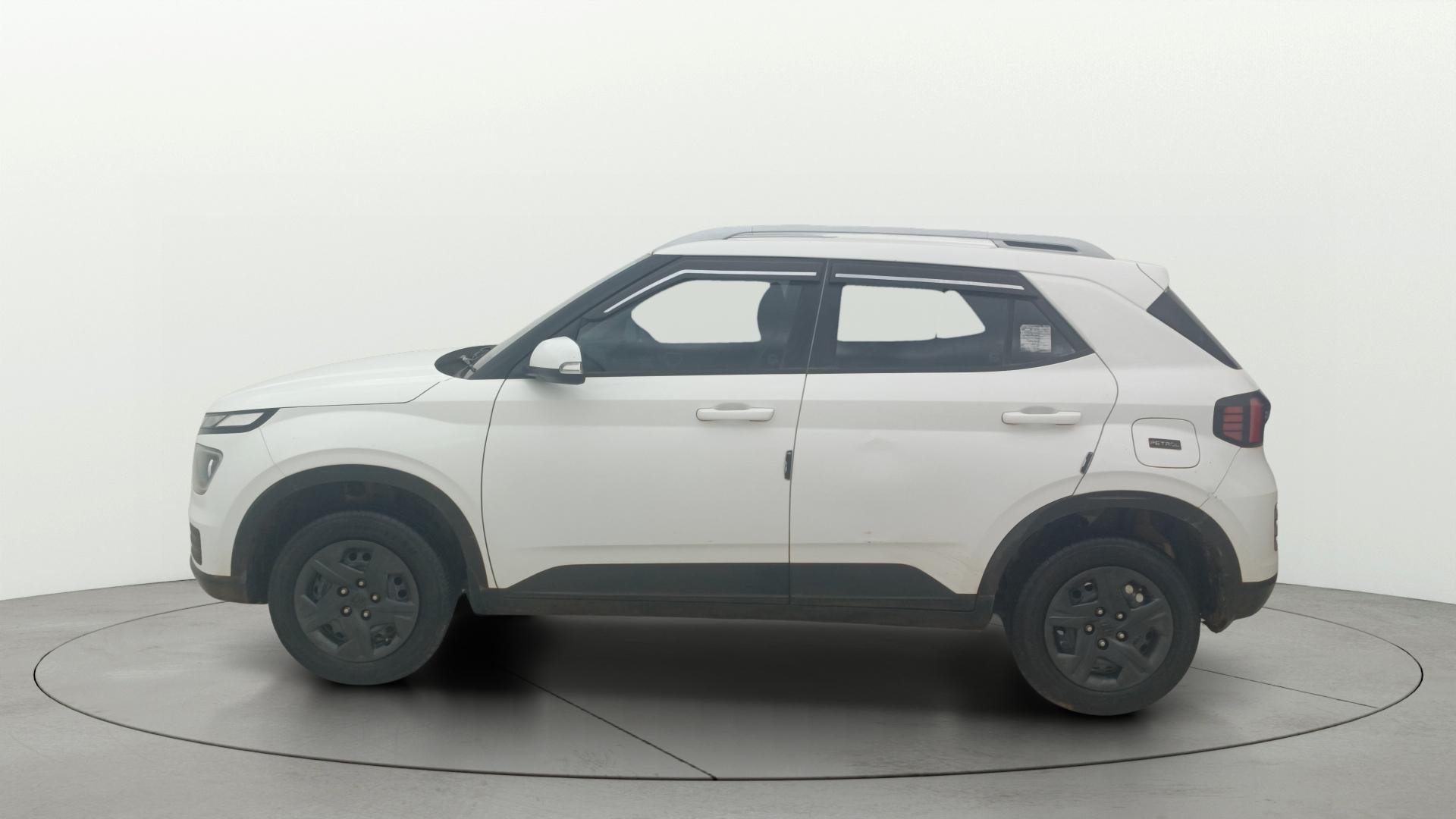 View 2024 Hyundai Venue SX 1.2 Petrol MT Image 6 Used 2024 Hyundai Venue SX 1.2 Petrol MT Image 6
