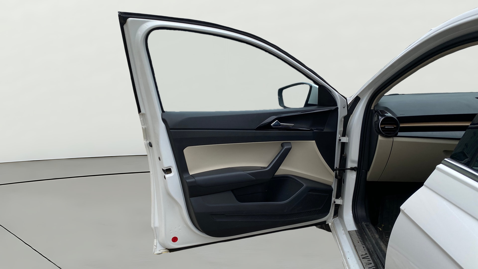 View 2023 Skoda Slavia Style 1.0 TSI MT Image 37 Used 2023 Skoda Slavia Style 1.0 TSI MT Image 37