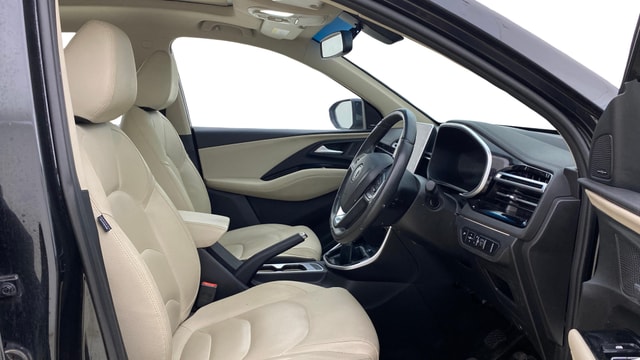 View MG Hector Image 18 Used MG Hector Image 18
