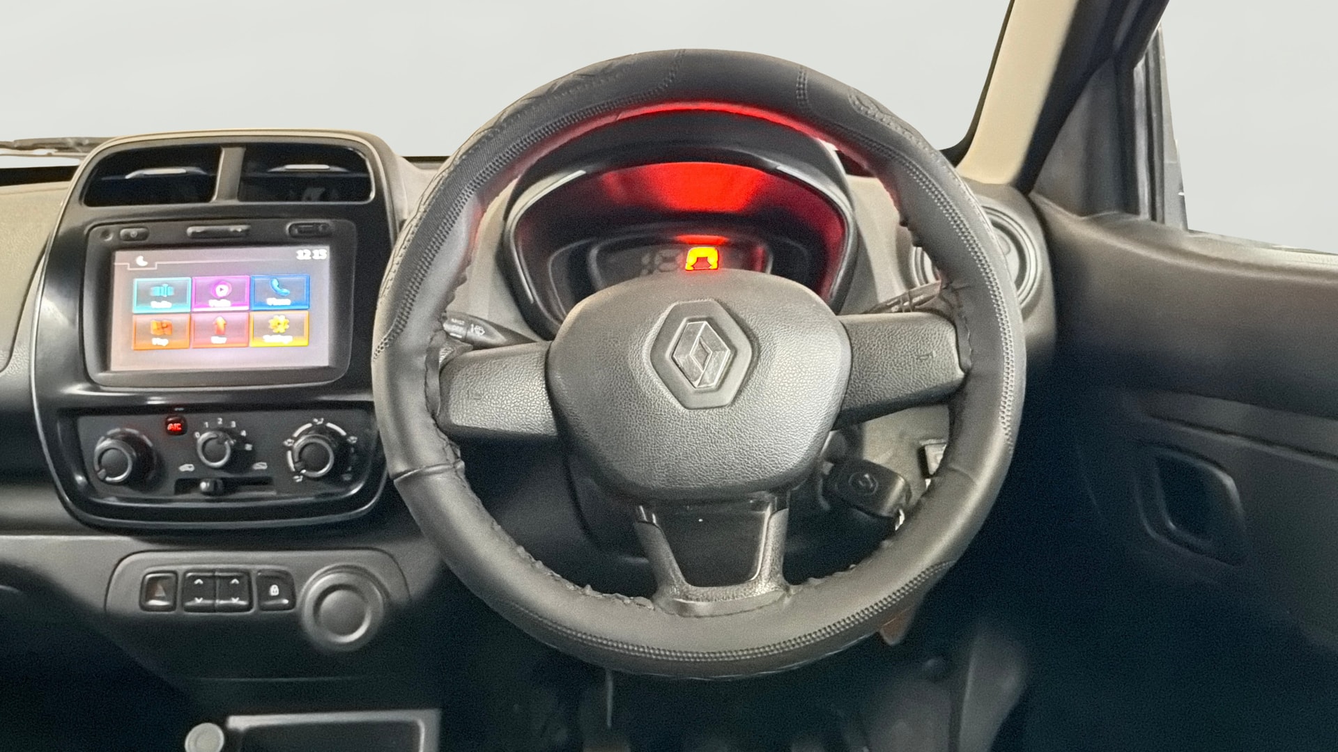 View 2017 Renault Kwid RXT 1.0 Image 20 Used 2017 Renault Kwid RXT 1.0 Image 20