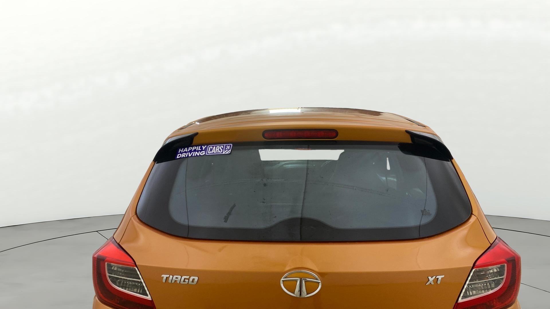 View 2018 Tata Tiago Revotorq XB Image 4 Used 2018 Tata Tiago Revotorq XB Image 4