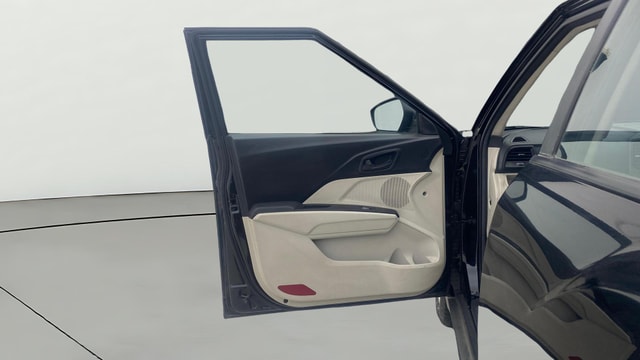 View Mahindra XUV300 Image 30 Used Mahindra XUV300 Image 30