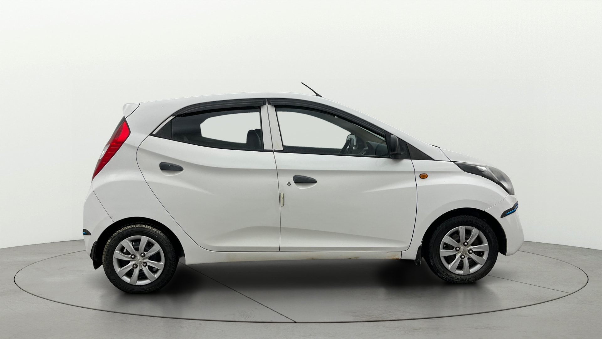 View 2013 Hyundai EON Magna Plus Image 8 Used 2013 Hyundai EON Magna Plus Image 8