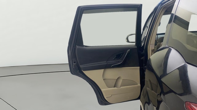 View Mahindra XUV500 Image 23 Used Mahindra XUV500 Image 23