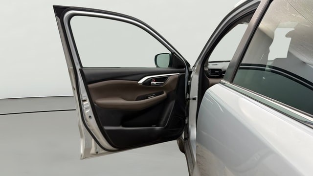 View Toyota Urban Cruiser Hyryder Image 33 Used Toyota Urban Cruiser Hyryder Image 33