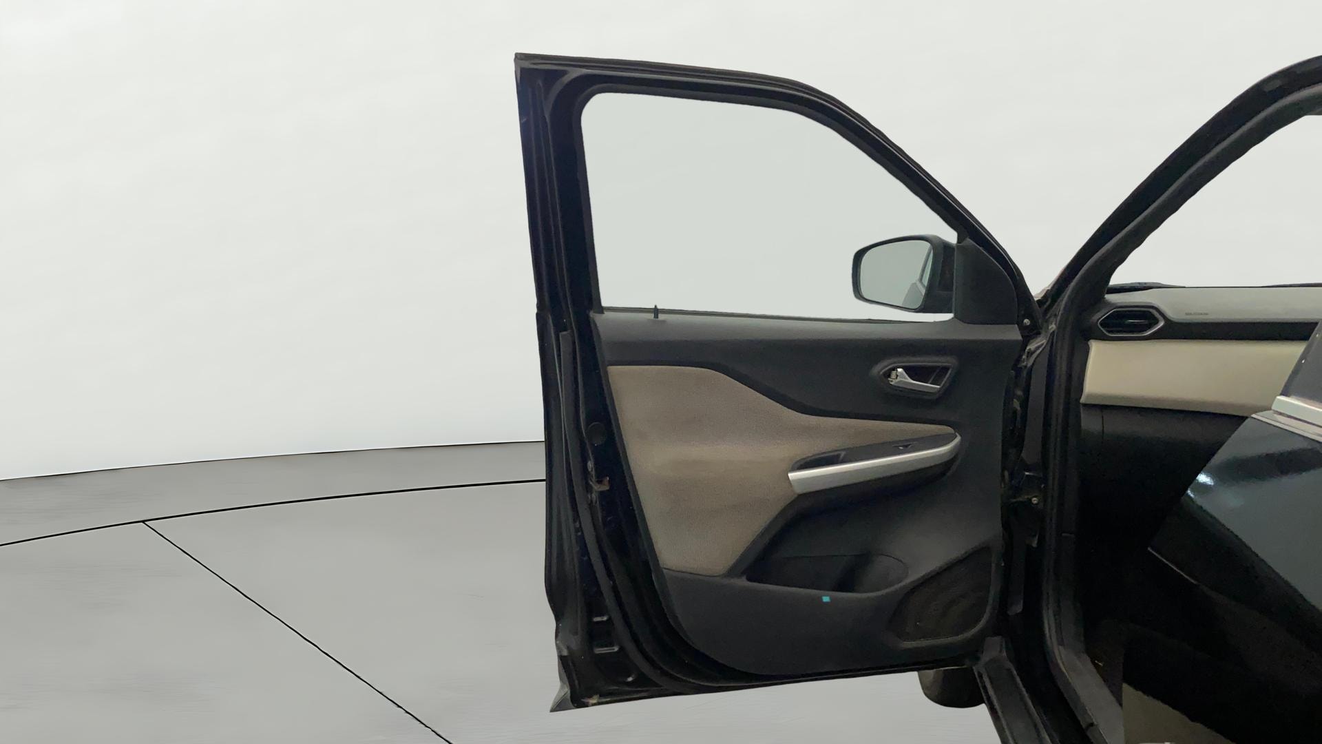 View 2022 Nissan Magnite XV Image 33 Used 2022 Nissan Magnite XV Image 33