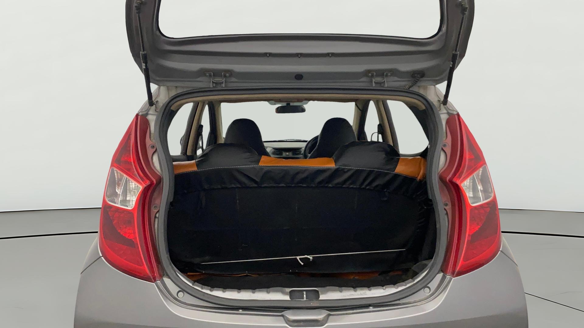 View 2013 Hyundai EON D-Lite Plus Image 37 Used 2013 Hyundai EON D-Lite Plus Image 37