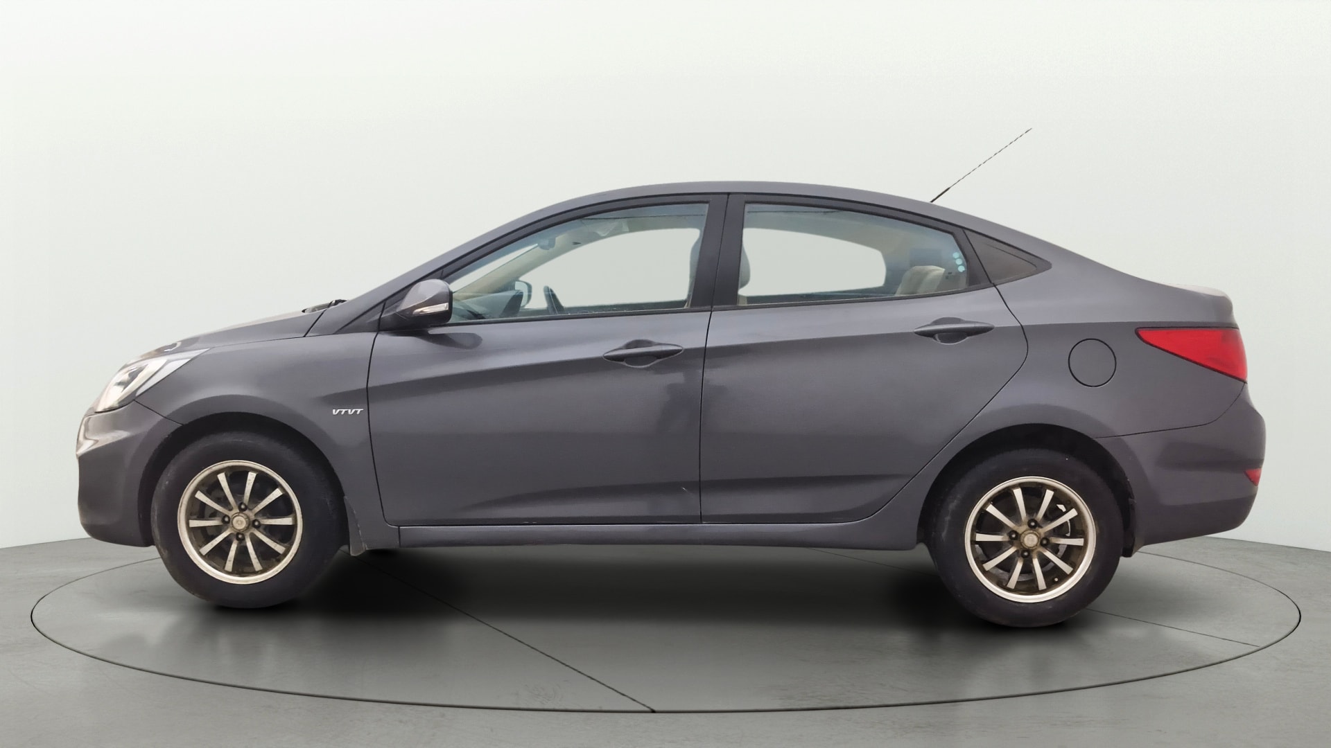 View 2013 Hyundai Fluidic Verna 1.4 CRDI Base Image 5 Used 2013 Hyundai Fluidic Verna 1.4 CRDI Base Image 5