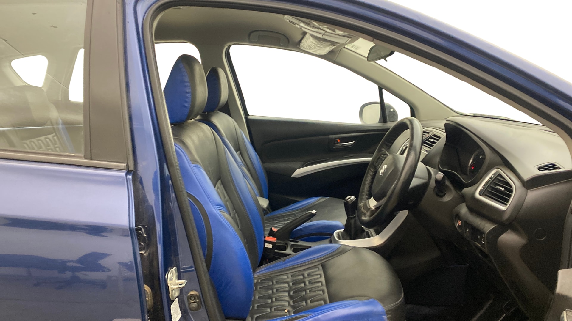 View 2022 Maruti Suzuki 1000 Base Variant Image 18 Used 2022 Maruti Suzuki 1000 Base Variant Image 18