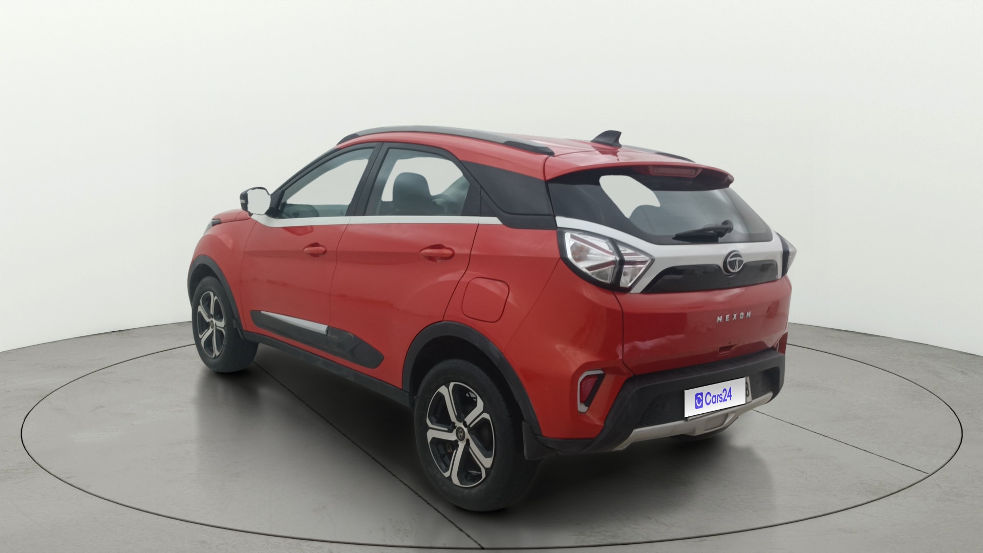 View 2021 Tata Nexon Revotron XE Image 2 Used 2021 Tata Nexon Revotron XE Image 2
