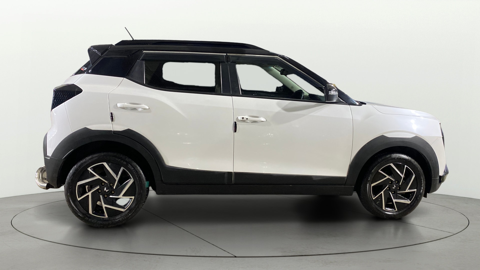 View 2025 Mahindra XUV 3XO AX7 1.2 TGDi AT Image 28 Used 2025 Mahindra XUV 3XO AX7 1.2 TGDi AT Image 28
