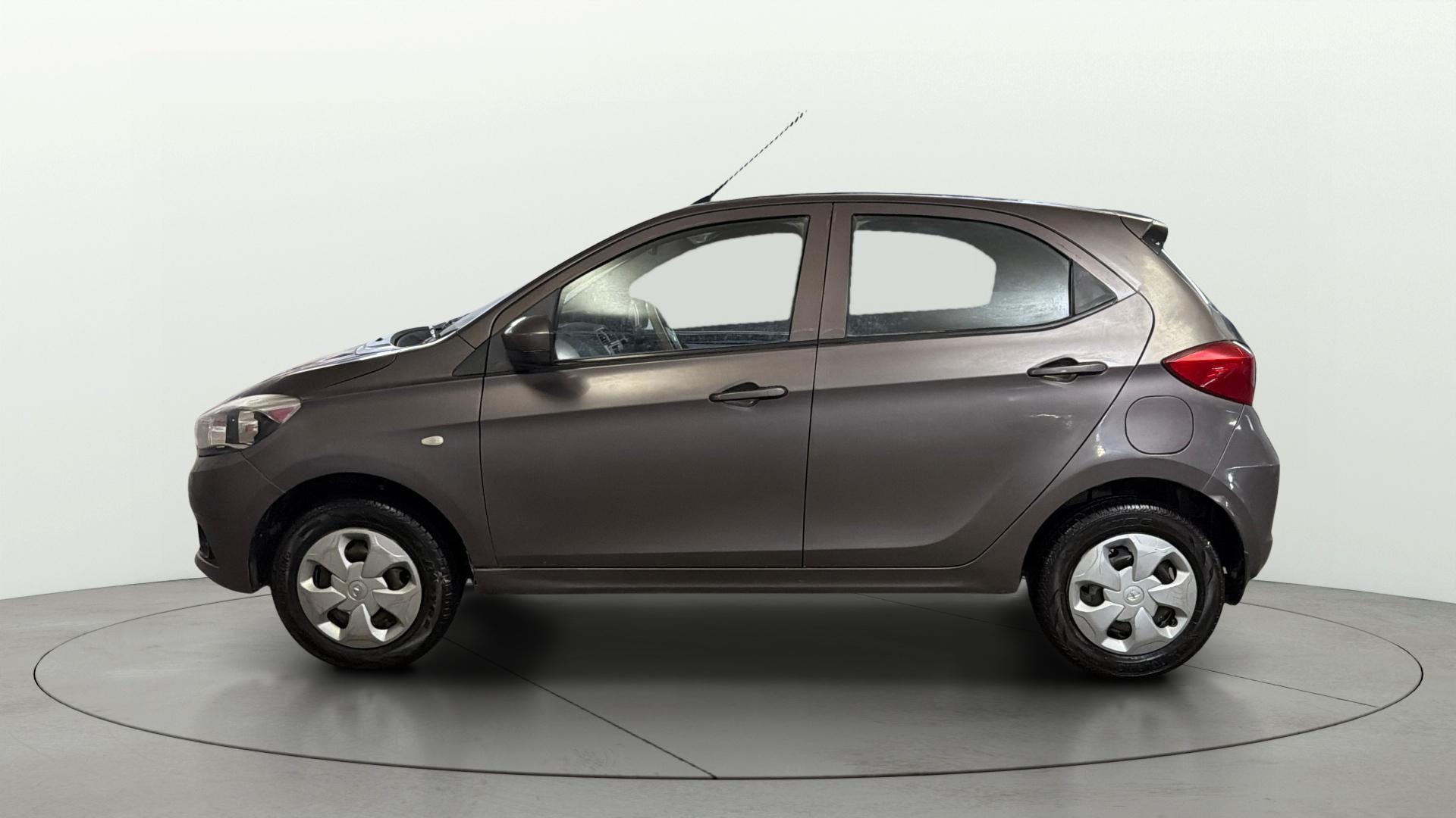 View 2018 Tata Tiago Revotorq XB Image 5 Used 2018 Tata Tiago Revotorq XB Image 5