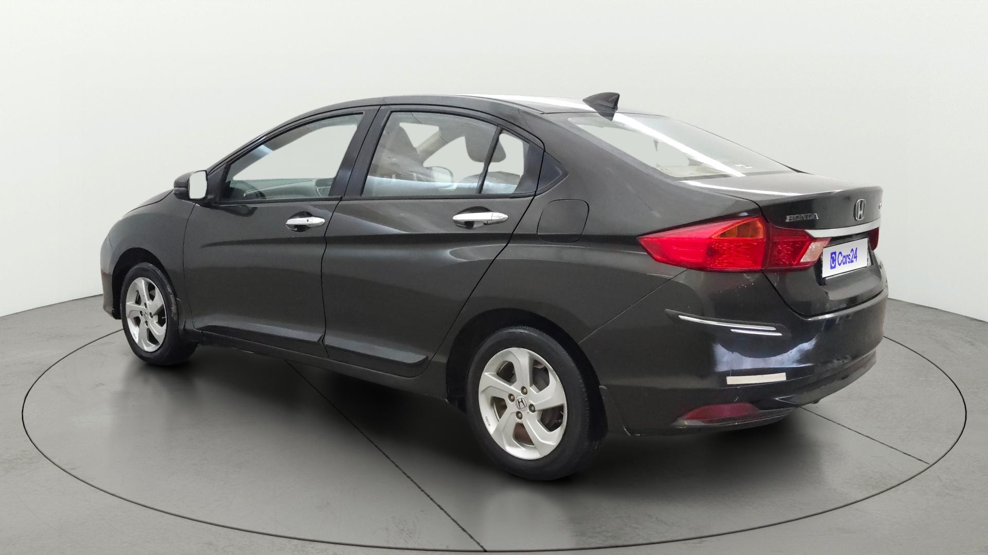 View 2016 Honda City ZX MT Diesel Anniversary Edition Image 2 Used 2016 Honda City ZX MT Diesel Anniversary Edition Image 2