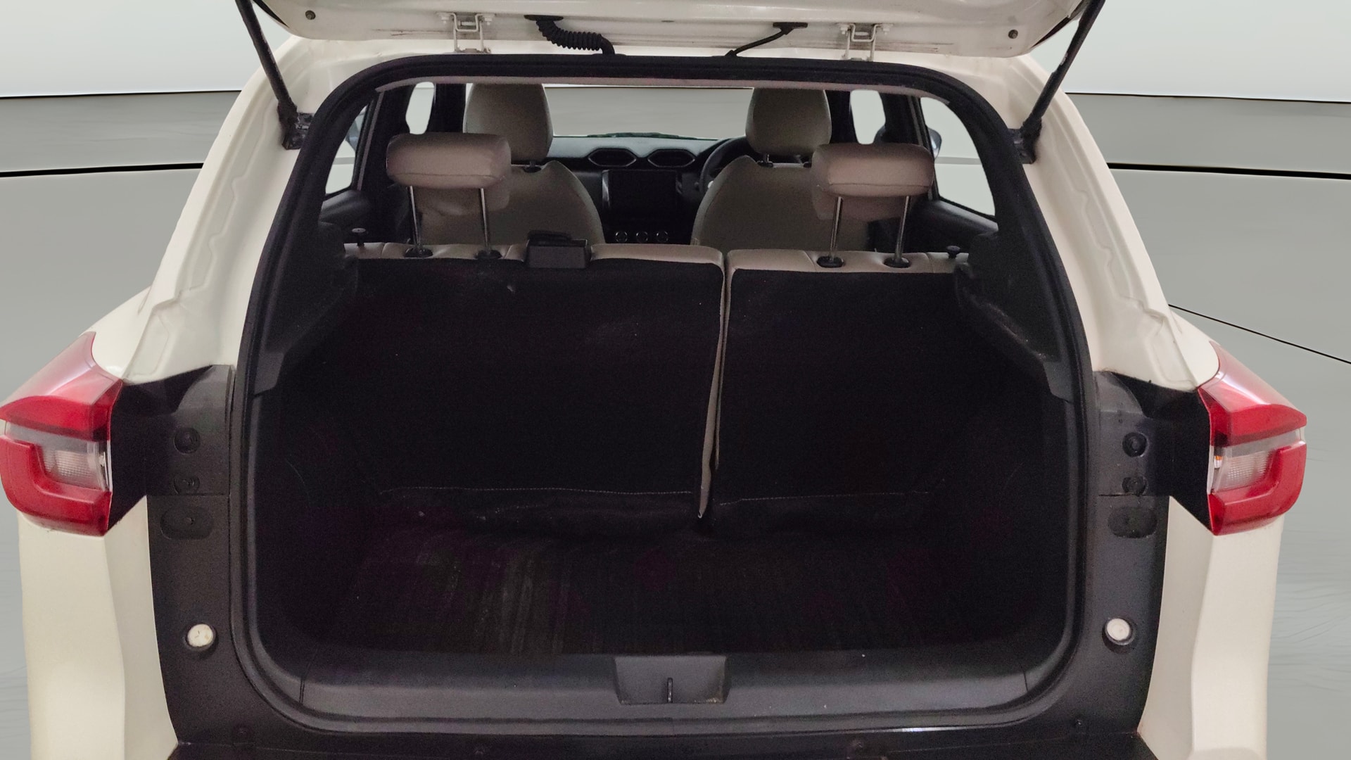 View 2025 Nissan Magnite Visia Plus B4D 1.0 Petrol MT Image 37 Used 2025 Nissan Magnite Visia Plus B4D 1.0 Petrol MT Image 37