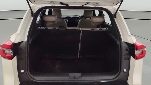 View Nissan Magnite Image 37 Used Nissan Magnite Image 37