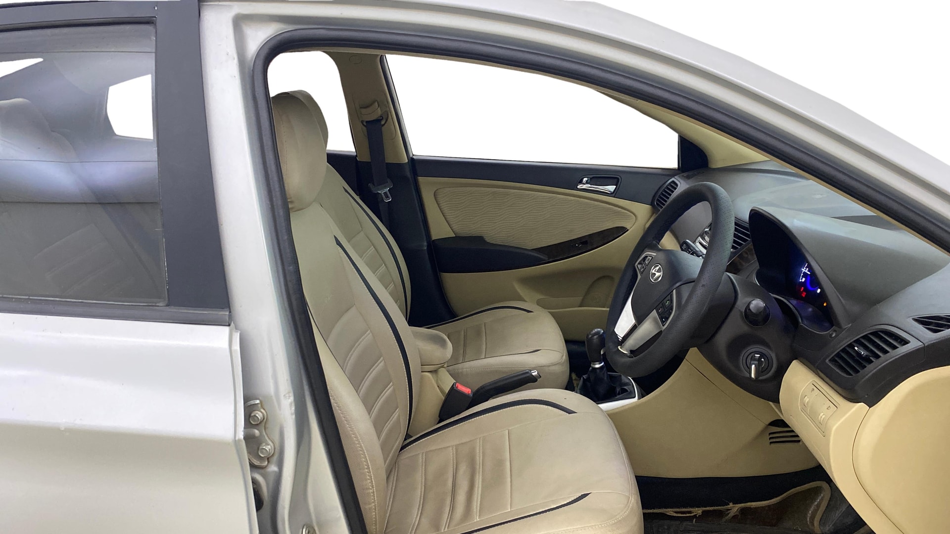 View 2013 Hyundai Fluidic Verna 1.6 VTVT SX Image 25 Used 2013 Hyundai Fluidic Verna 1.6 VTVT SX Image 25