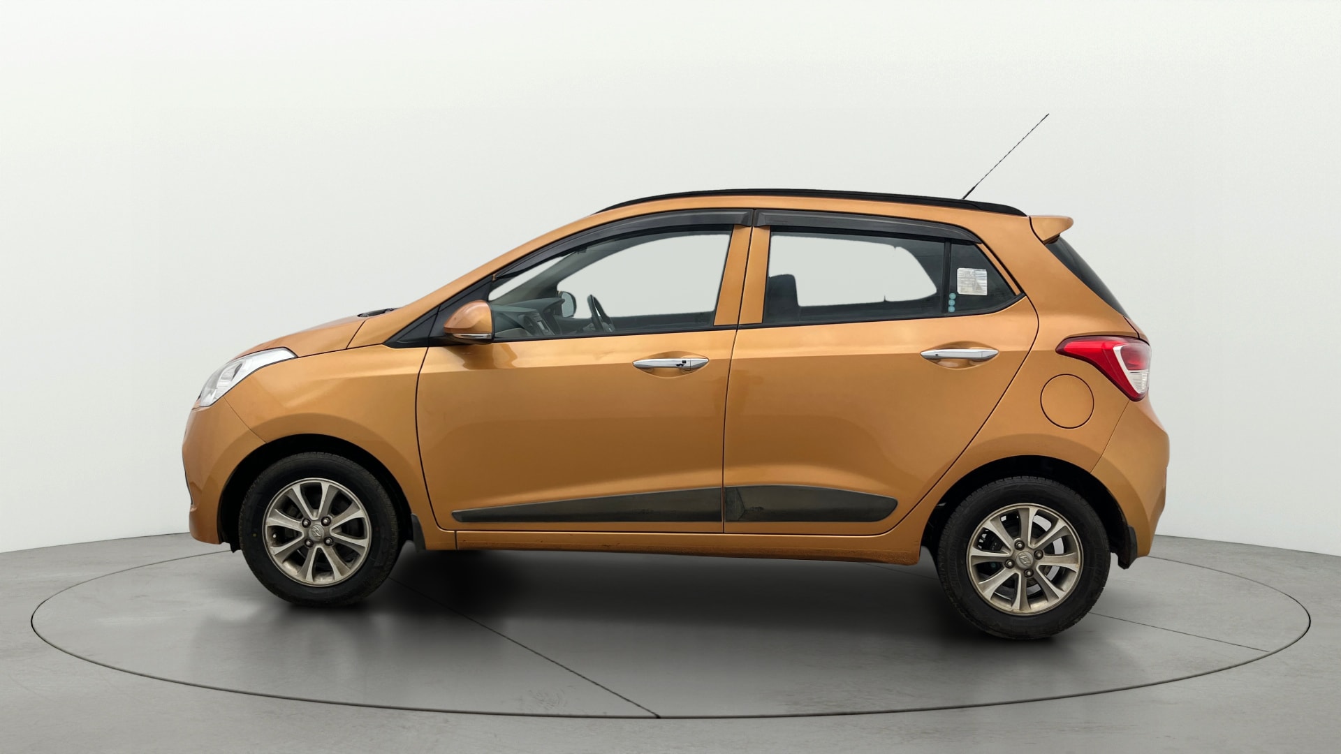 View 2016 Hyundai Grand i10 Asta AT 1.2 Kappa VTVT Image 5 Used 2016 Hyundai Grand i10 Asta AT 1.2 Kappa VTVT Image 5
