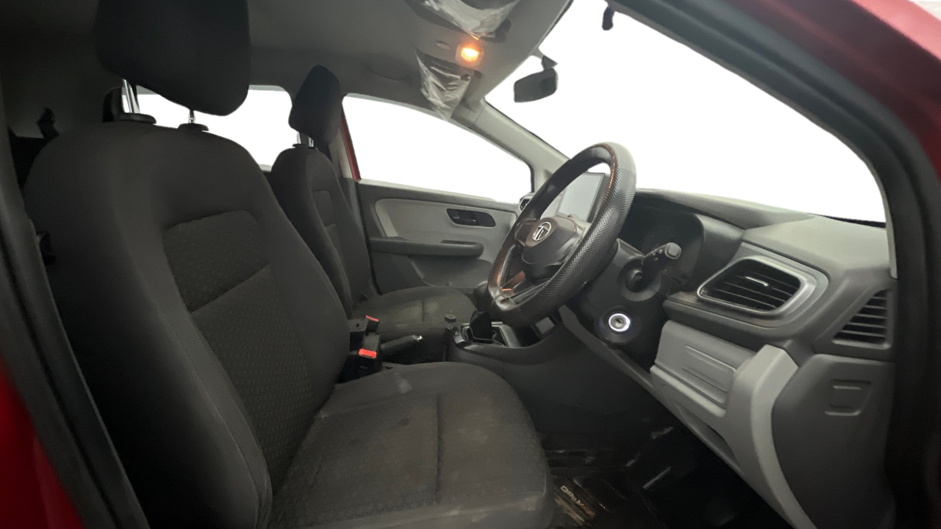 View 2020 Tata Altroz XE Petrol Image 26 Used 2020 Tata Altroz XE Petrol Image 26