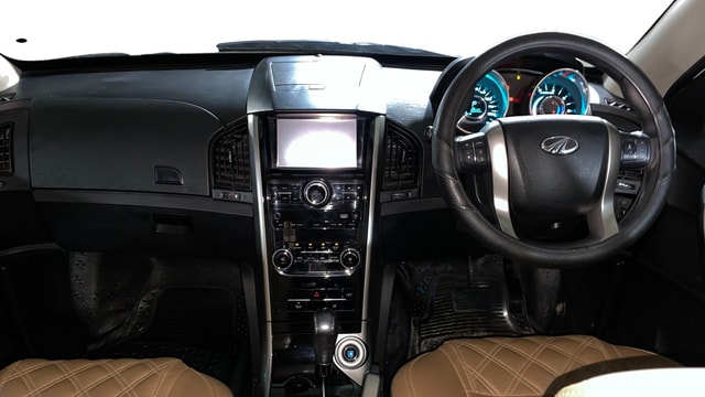 View Mahindra XUV500 Image 17 Used Mahindra XUV500 Image 17