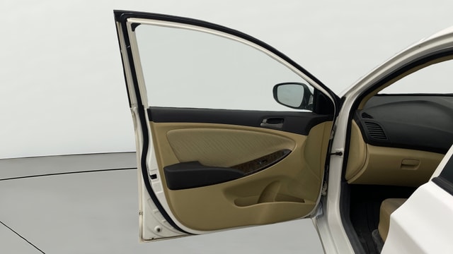 View Hyundai Fluidic Verna Image 31 Used Hyundai Fluidic Verna Image 31