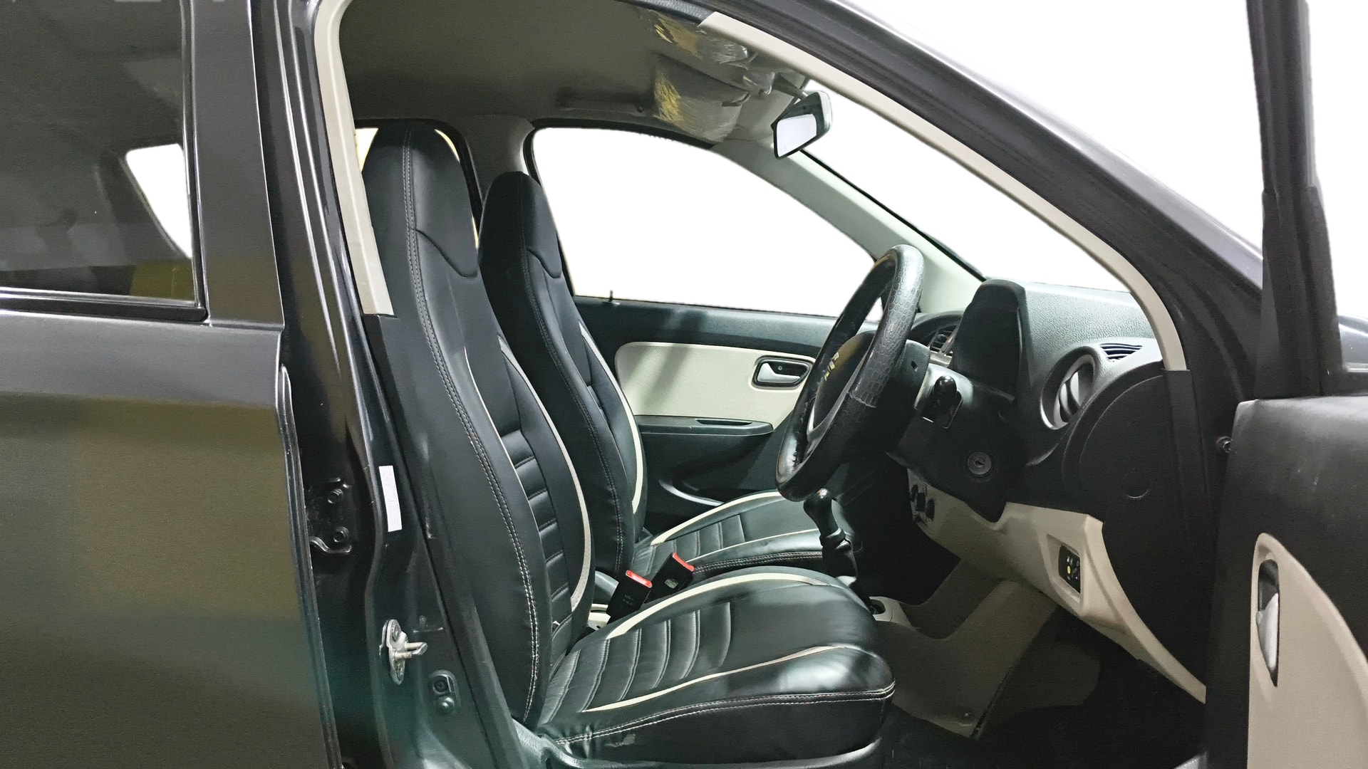 View 2022 Maruti Suzuki 1000 Base Variant Image 25 Used 2022 Maruti Suzuki 1000 Base Variant Image 25
