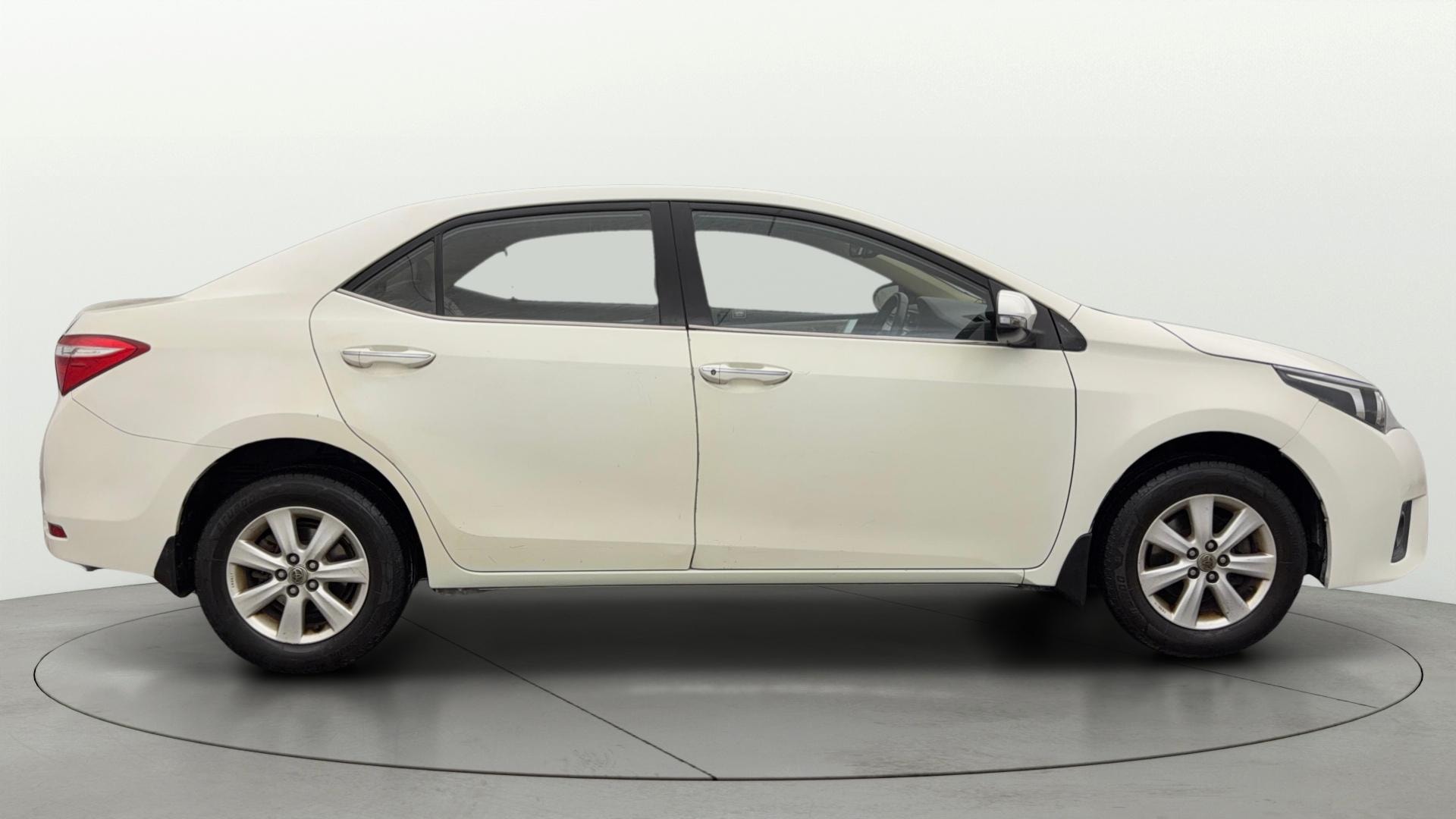 View 2015 Toyota Corolla Altis 1.8 G Image 8 Used 2015 Toyota Corolla Altis 1.8 G Image 8