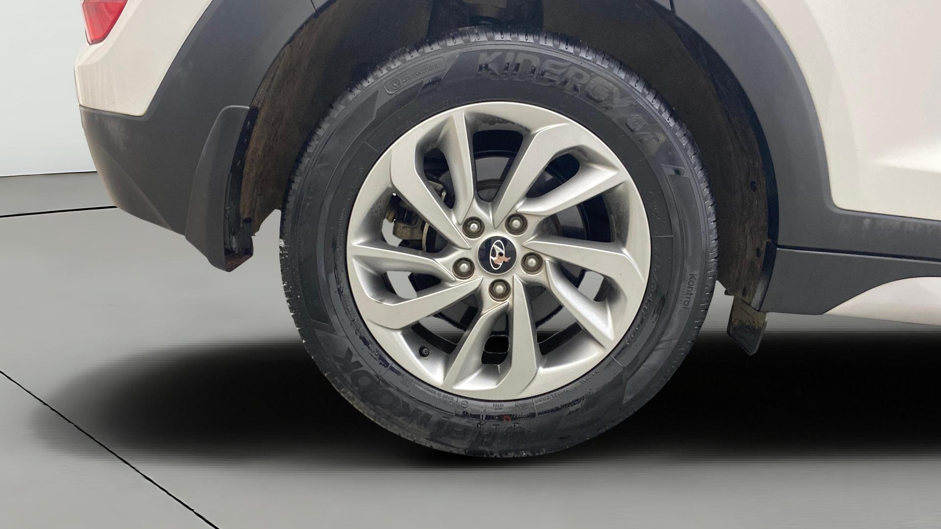 View 2018 Hyundai Tucson Nu 2.0 6-Speed Manual Base BS IV Image 24 Used 2018 Hyundai Tucson Nu 2.0 6-Speed Manual Base BS IV Image 24