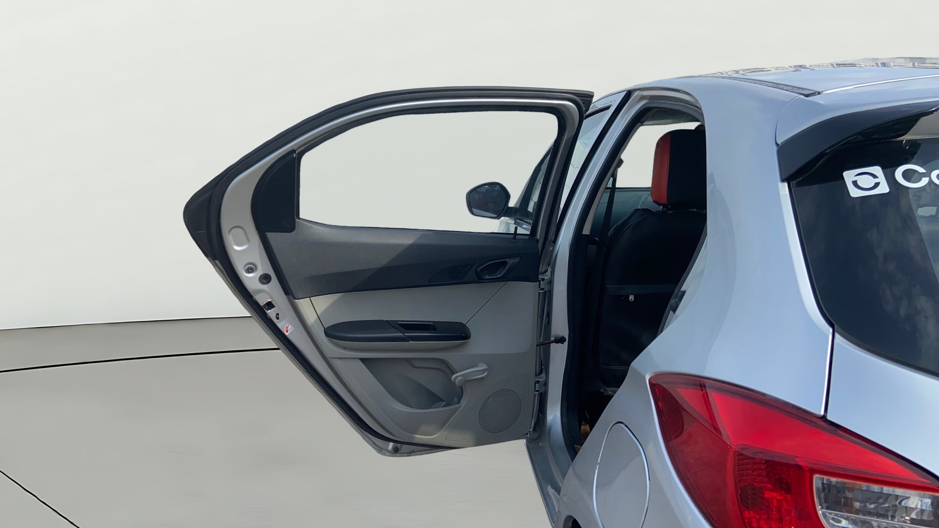 View 2020 Tata Tiago Revotorq XB Image 22 Used 2020 Tata Tiago Revotorq XB Image 22