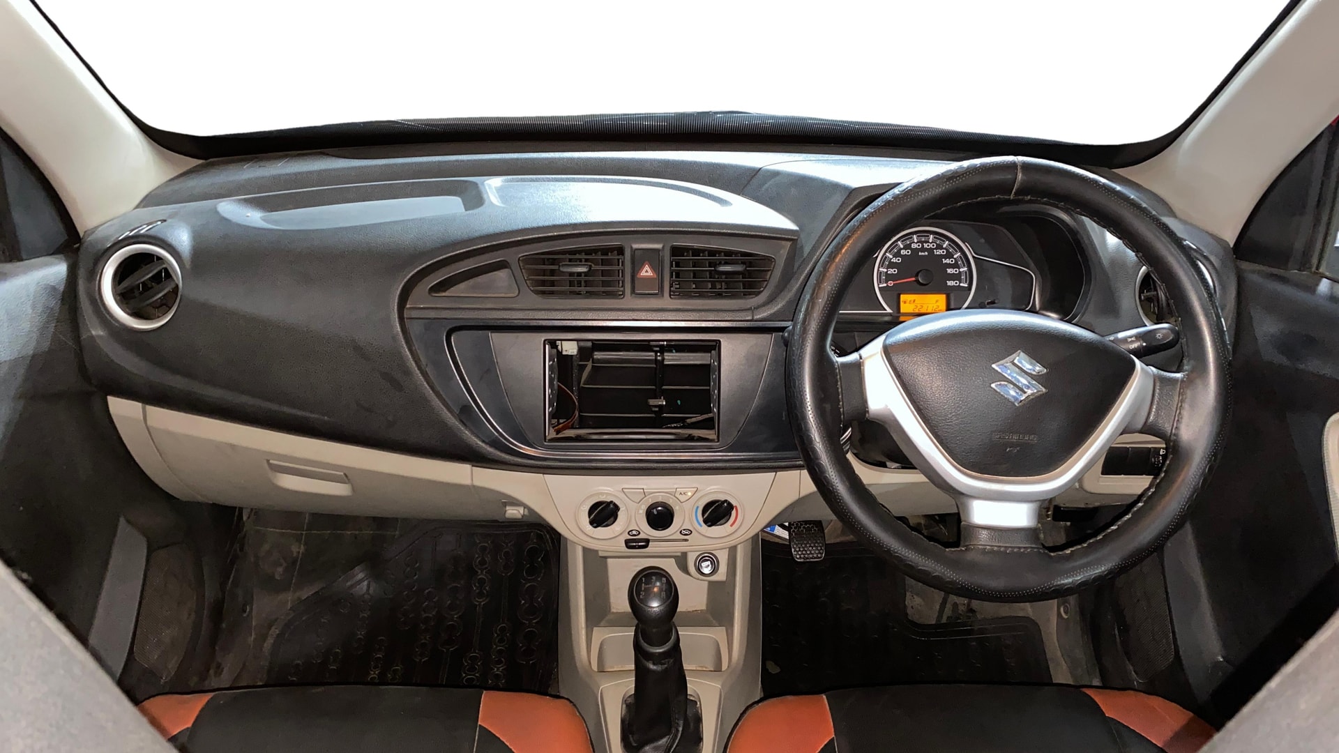 View 2020 Maruti Suzuki 1000 Base Variant Image 15 Used 2020 Maruti Suzuki 1000 Base Variant Image 15