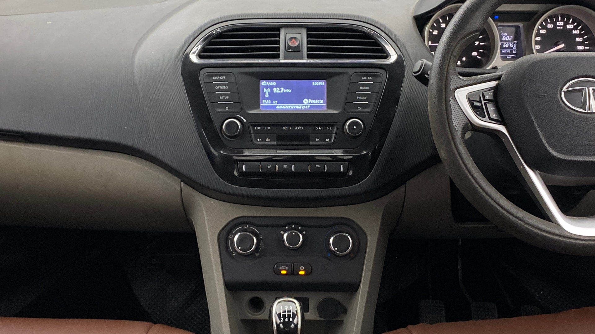 View 2017 Tata Tiago Revotorq XB Image 17 Used 2017 Tata Tiago Revotorq XB Image 17