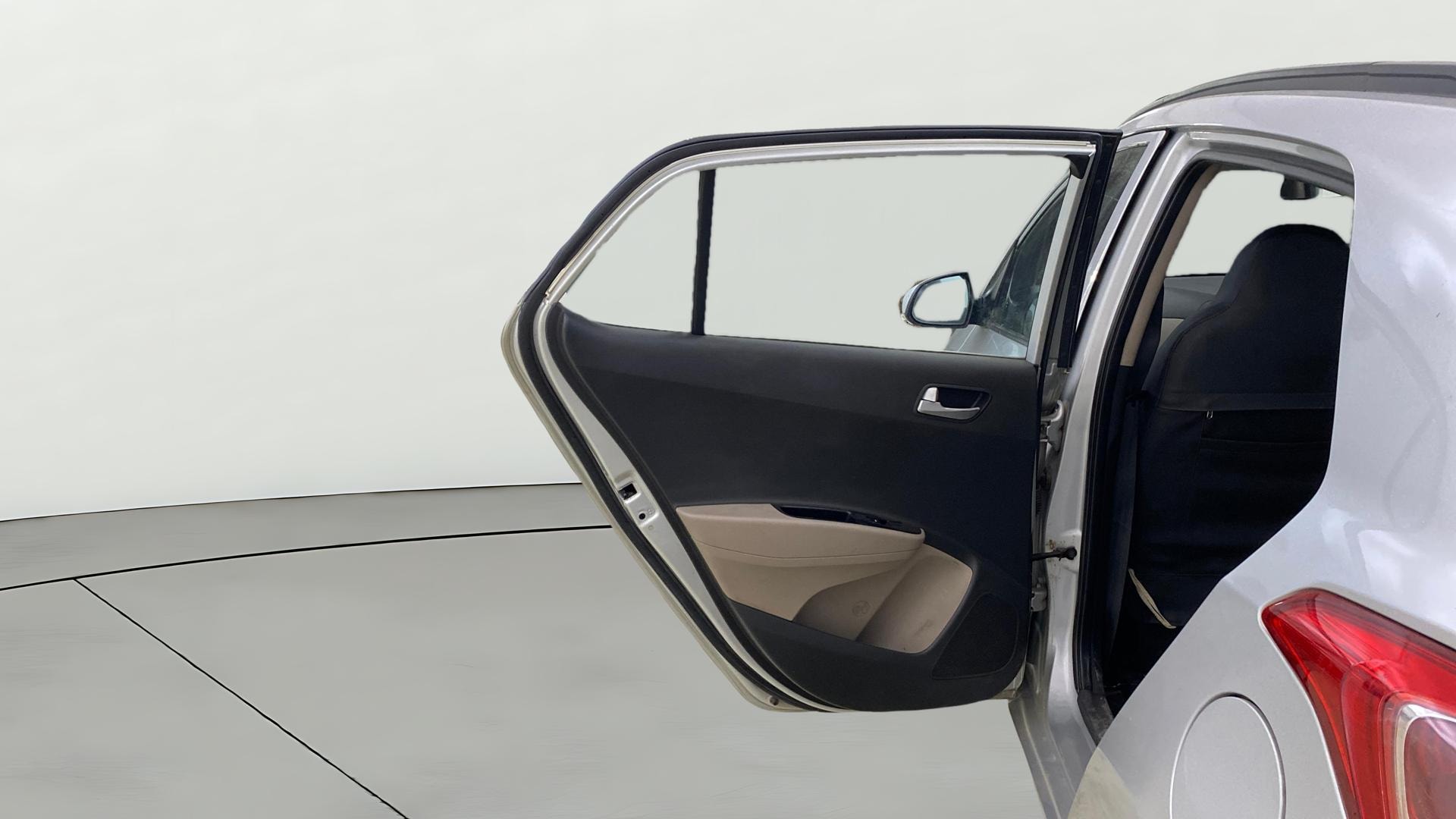 View 2014 Hyundai Grand i10 1.2 Asta Petrol Image 22 Used 2014 Hyundai Grand i10 1.2 Asta Petrol Image 22