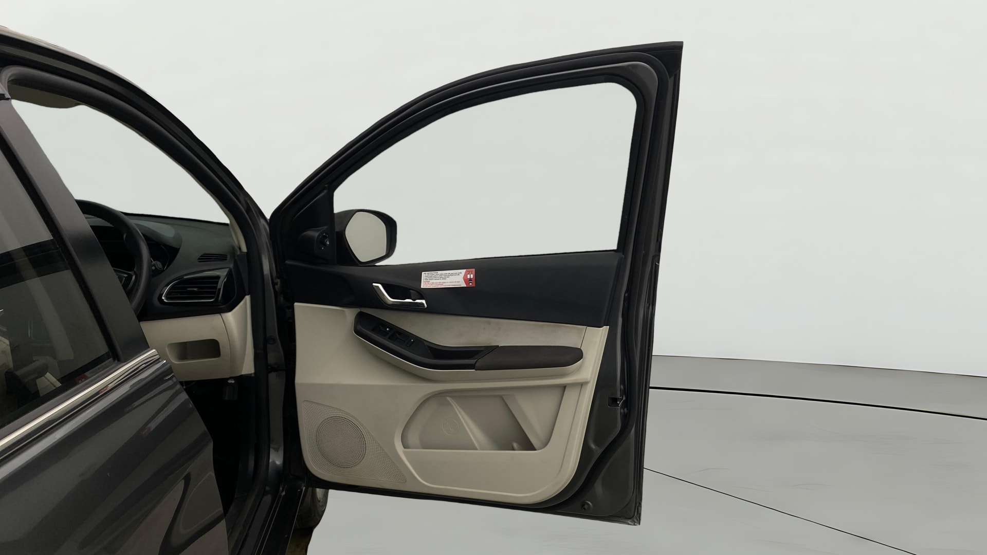View 2024 Tata Tigor XE Diesel Image 46 Used 2024 Tata Tigor XE Diesel Image 46
