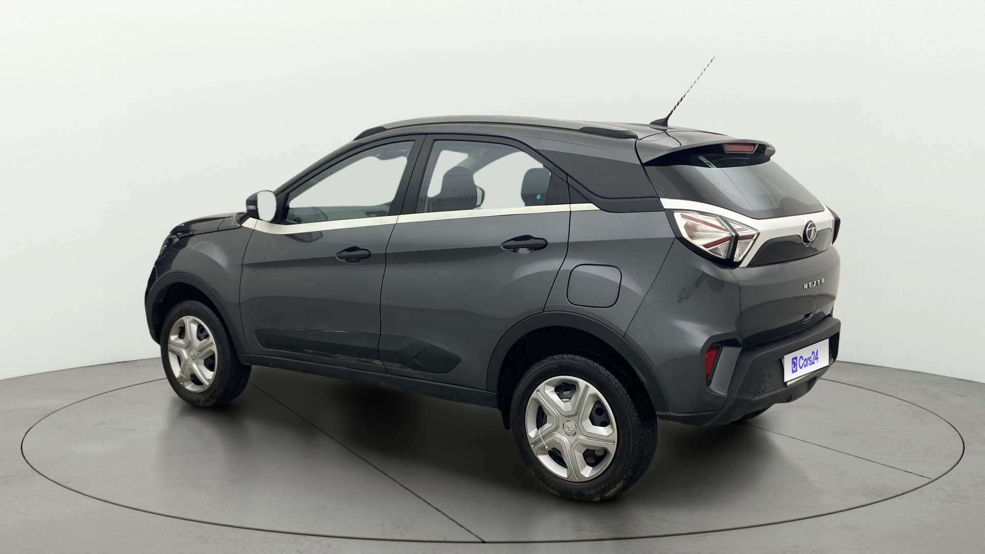 View 2021 Tata Nexon Revotron XE Image 2 Used 2021 Tata Nexon Revotron XE Image 2