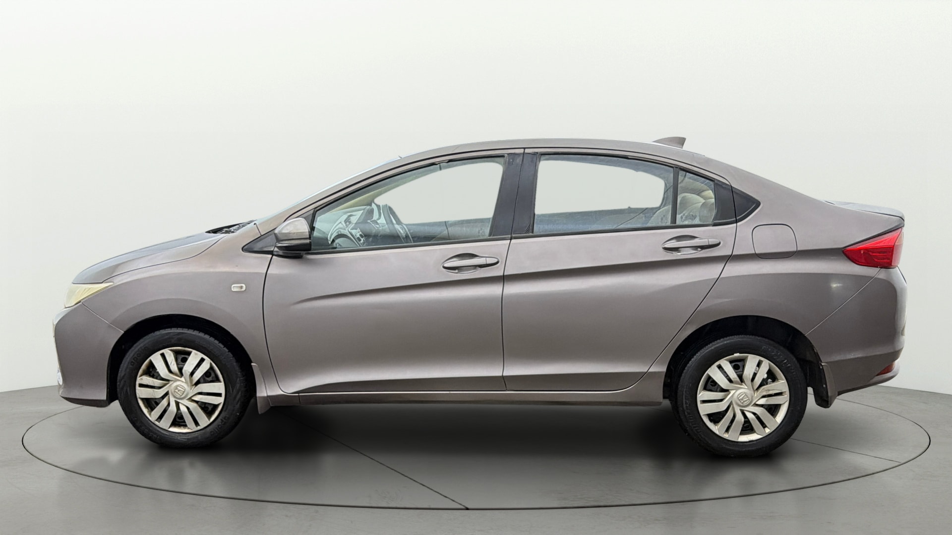 View 2014 Honda City ZX MT Diesel Anniversary Edition Image 6 Used 2014 Honda City ZX MT Diesel Anniversary Edition Image 6
