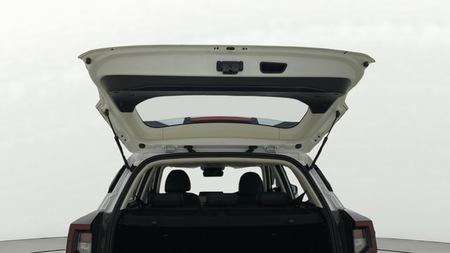 View Mahindra XUV 3XO Image 17 Used Mahindra XUV 3XO Image 17