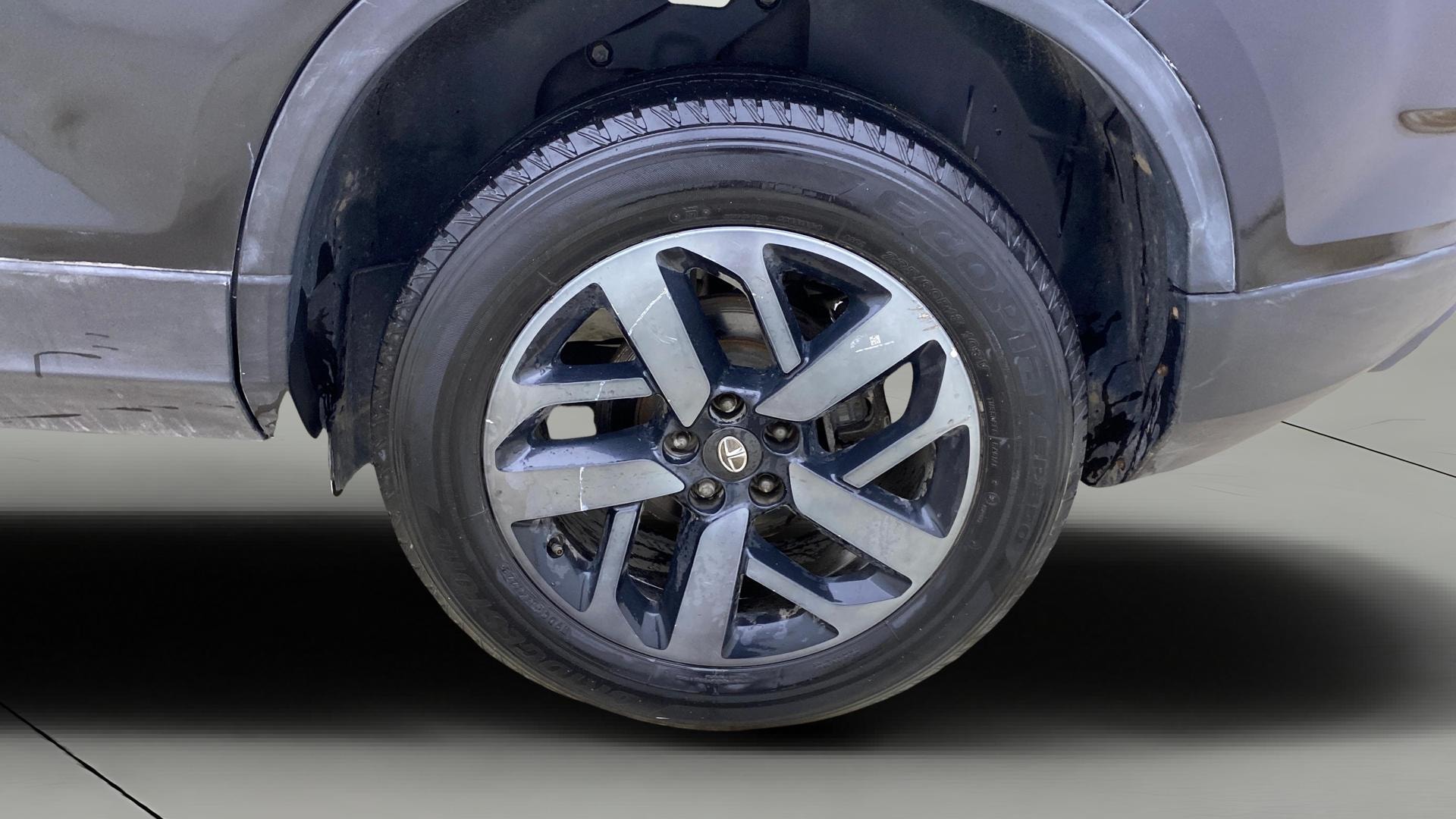 View 2023 Tata Safari XZA Plus Option Dark Image 8 Used 2023 Tata Safari XZA Plus Option Dark Image 8
