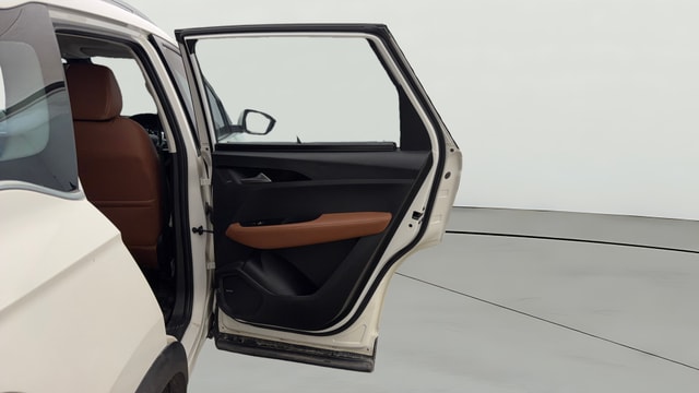 View MG Hector Plus Image 6 Used MG Hector Plus Image 6