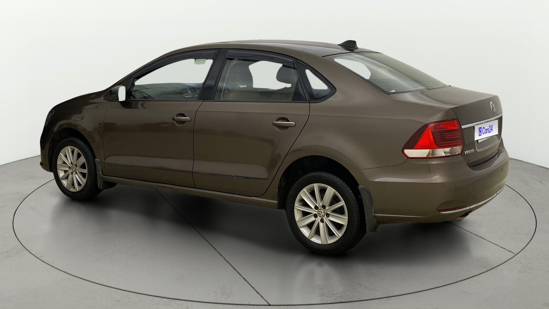 View 2015 Volkswagen Vento DSG Image 2 Used 2015 Volkswagen Vento DSG Image 2